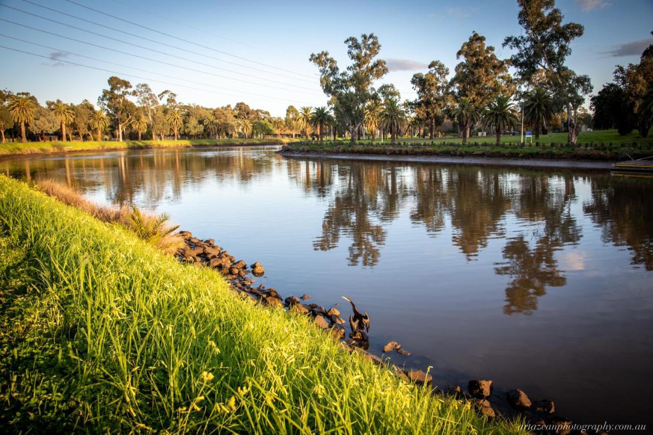 Modern, Clean, Luxury At The Right Price..... Appartement Maribyrnong Buitenkant foto